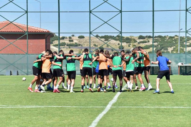 Denizlispor Lige Galibiyetle Başlamak İstiyor