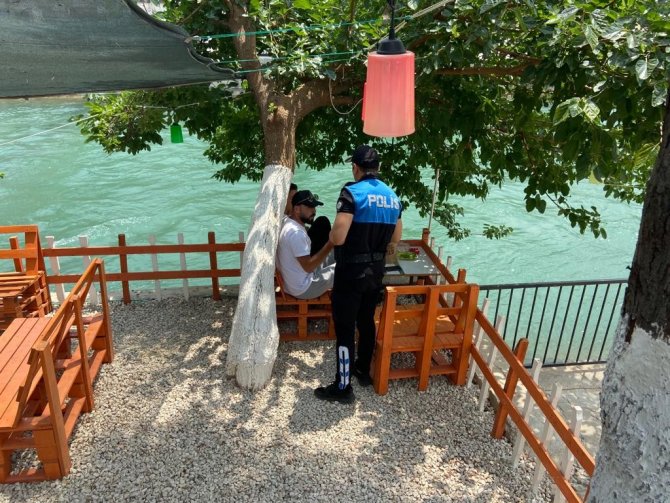 Adana’da Polis Kene Isırmalarına Karşı Uyardı