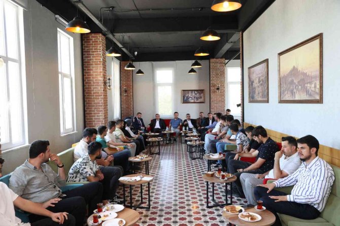 Ak Parti’nin “Yüz Yüze 100 Gün Programları” Sultanbeyli’de Başladı