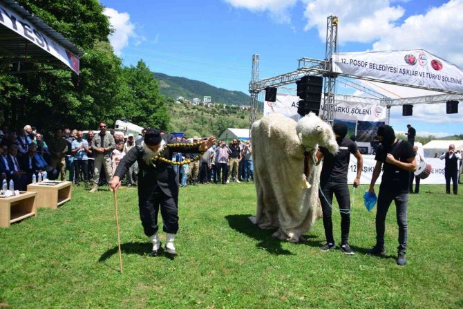 Ardahan’da Aşıklar Şöleninden Renkli Görüntüler