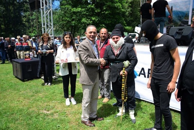 Ardahan’da Aşıklar Şöleninden Renkli Görüntüler