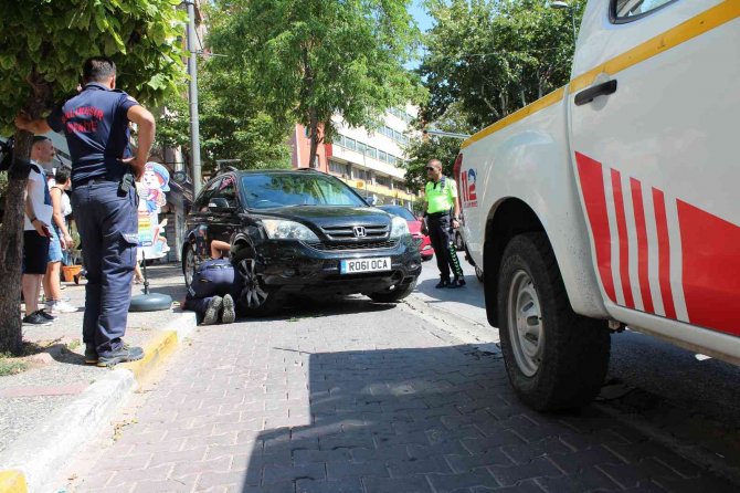 Bandırma’da Arabaya Sıkışan Yavru Kediyi İtfaiye Kurtardı