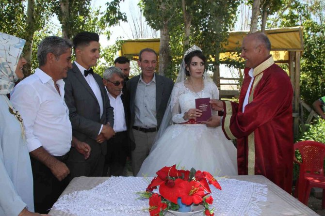 Belediye Başkanı Altın Nikah Kıydı