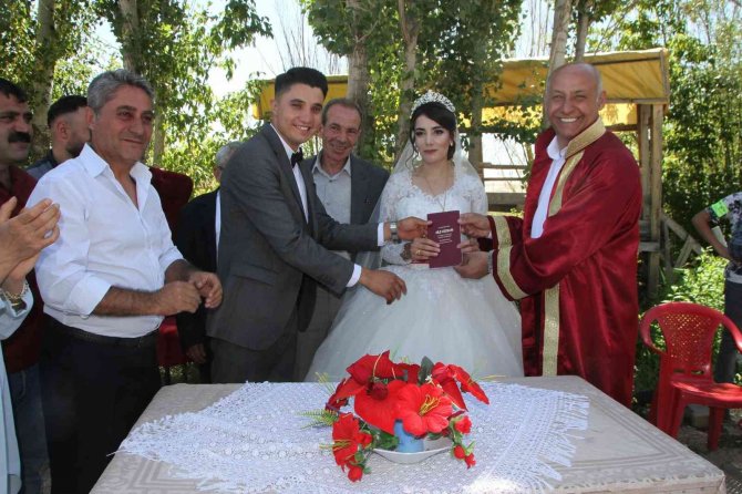 Belediye Başkanı Altın Nikah Kıydı