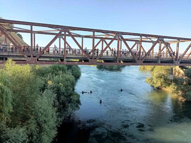 Küçük Çocuğu Kurtarmak İsterken Murat Nehri’nde Kayboldu
