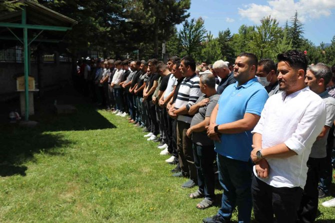 Bolu’da İçme Suyundan Zehirlenen Vatandaş Son Yolcuğuna Uğurlandı