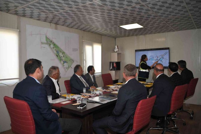 Bakan Kurum İle Başkan Büyükkılıç’tan Millet Bahçesi’nde İnceleme