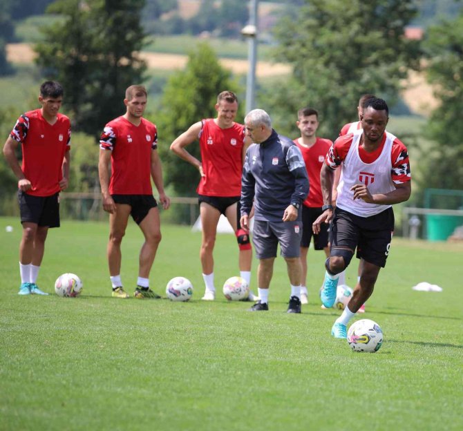 Sivasspor Avusturya Kampında Son Antrenmanını Yaptı
