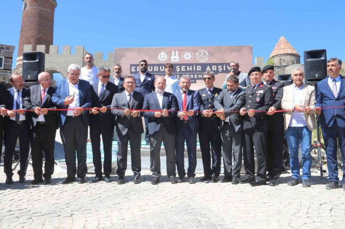 100 Binin Üzerinde Tarihi Belge, Doküman Ve Fotoğrafın Yer Aldığı ‘Erzurum Şehir Arşivi’ Açıldı