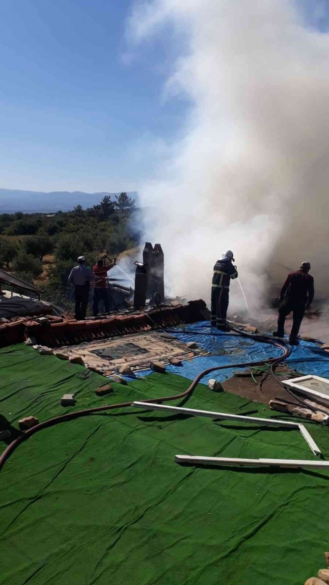 Karacasu’da Ev Yangını