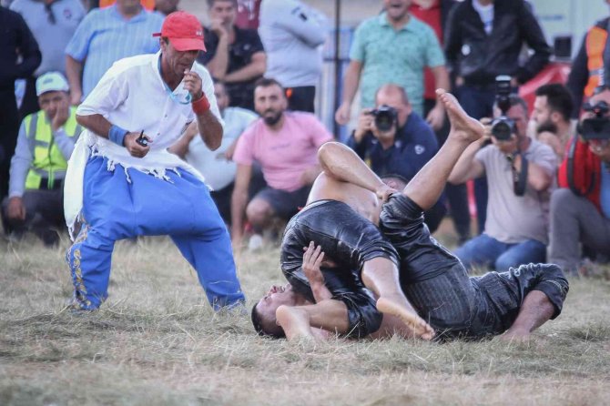 Feslikan’ın Başpehlivanı Yusuf Can Zeybek