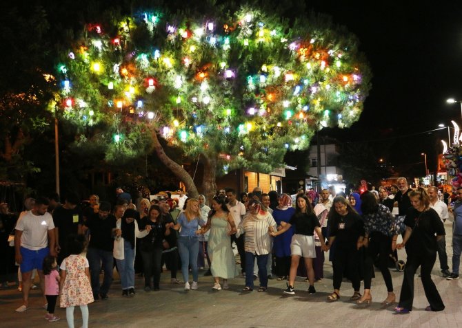 Tütünçiftlik Sahilinde Türkü Dolu Gece