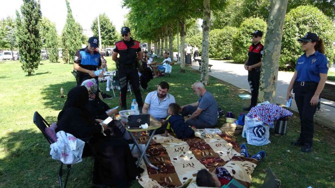 Maltepe’de Polis Ekiplerinden Sahil Ve Ormanlık Alanda Mangal Denetimi