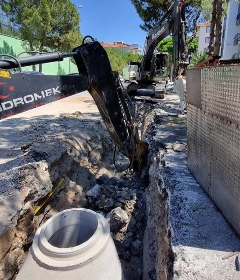 Gördes’e 6 Milyon Liralık Altyapı Yatırımında İlk Kazma Vuruldu