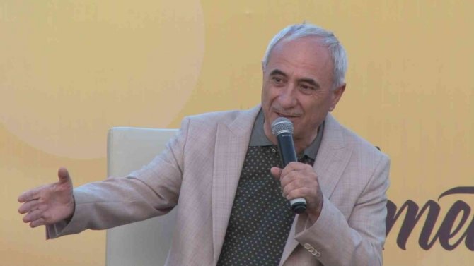 Bekir Develi İle Nurullah Genç ‘Yaz Akşamları Sohbetleri’nde Ümraniyelilerle Buluştu