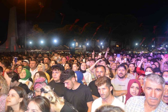 Işın Karaca: “Her Gün Mutlaka Kendimi Sorgularım”