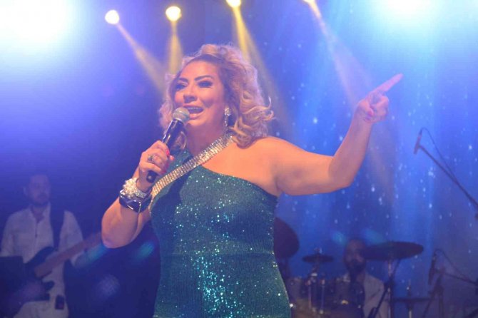 Işın Karaca: “Her Gün Mutlaka Kendimi Sorgularım”