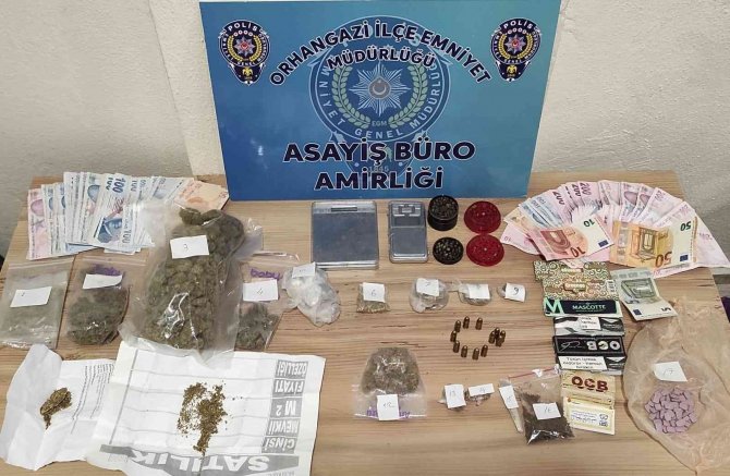 Bursa’da Uyuşturucu Tacirlerine Operasyon: 3 Gözaltı
