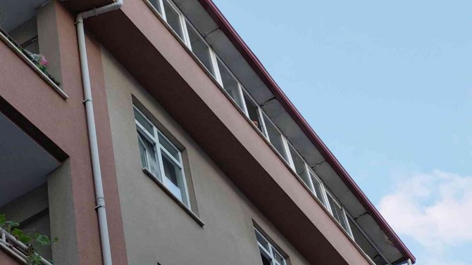 Samsun’da 5. Kattan Düşen Astsubay Hayatını Kaybetti