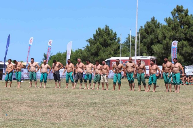 19 Mayıs Güreşlerinde Başpehlivan Kenan Gör