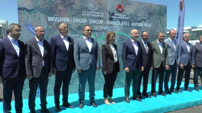 Bakan Karaismailoğlu: "Yaptığımız Projeler Vizyonsuzlara Tokat Gibi Cevabımızdır"