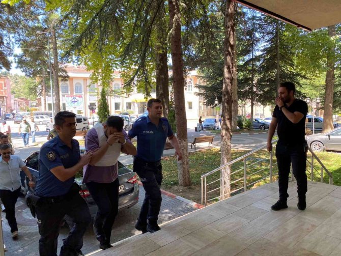 Bilecik’te 5,5 Milyonluk Vurgun Yapan Zanlılar İ̇stanbul’da Yakalandı