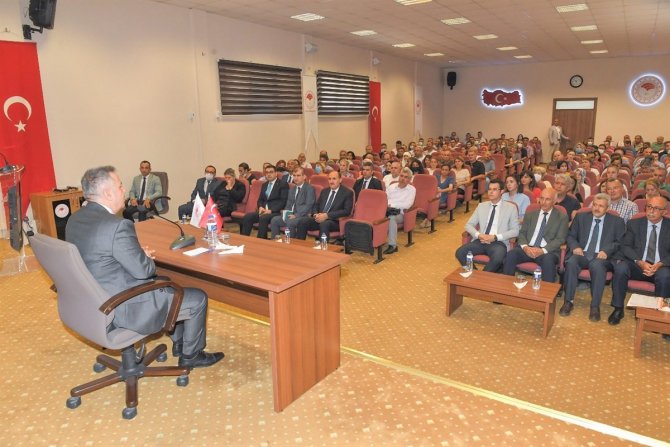 Vali Elban: "Daima Yeniliklere Açık Olmalıyız"