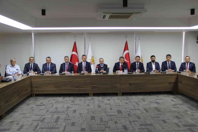 Ak Partili 11 Büyükşehir Grup Başkanvekili İ̇zmir’de Buluştu