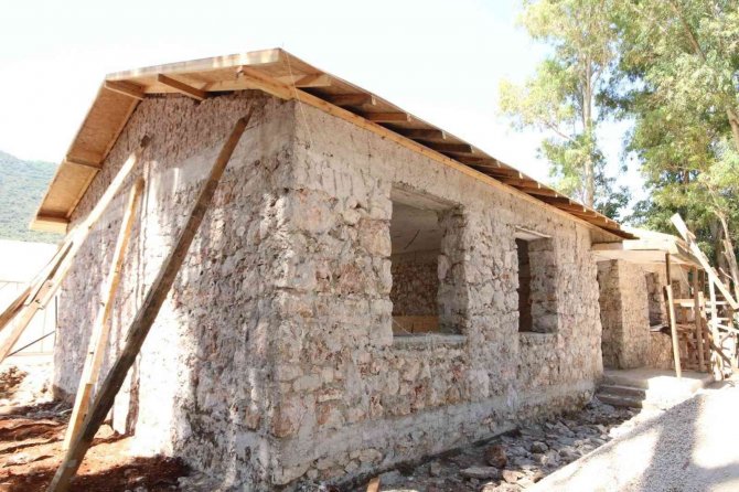 Kaş’taki Yarım Asırlık Okul Yeniden Hayat Buluyor