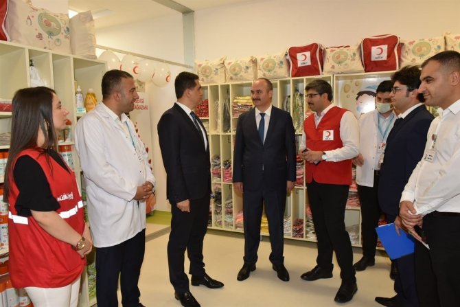 Batman Eğitim Araştırma Hastanesinde ’Sevgi Mağazası’ Açıldı