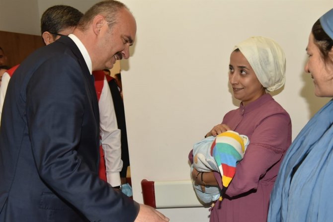 Batman Eğitim Araştırma Hastanesinde ’Sevgi Mağazası’ Açıldı