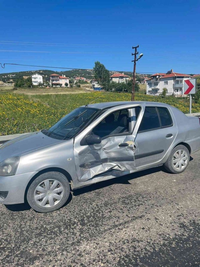 Bilecik’teki Trafik Kazasında 1’i Ağır, 3 Kişi Yaralandı
