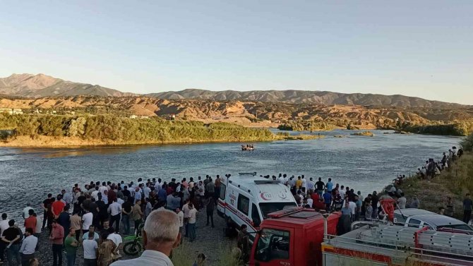 Murat Nehri’nde Kaybolan Vatandaşı Arama Çalışmaları Sürüyor