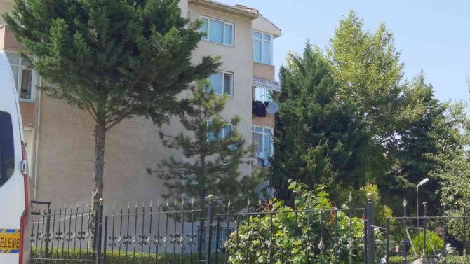 Beşinci Kattan Düşen Bebek Hayatını Kaybetti