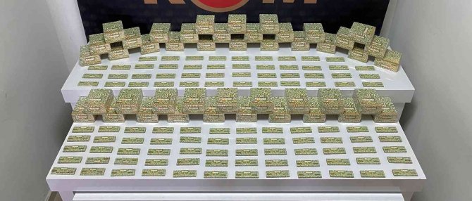 Denizli’de 10 Binlerce Kaçak Tütün Malzemesi Ele Geçirildi