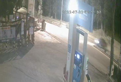 Genç Sürücüye Mezar Olan Otomobil Aydınlatma Direğine Böyle Çarptı