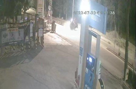 Genç Sürücüye Mezar Olan Otomobil Aydınlatma Direğine Böyle Çarptı