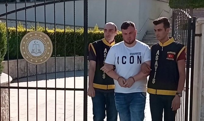İ̇ngiliz Gencin "Düştü" Diye İfade Verdiği Babasını Döverek Öldürdüğü Ortaya Çıktı