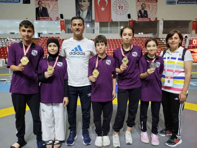 Düzceli Sporcular Amasya’dan Madalyalarla Dönecek