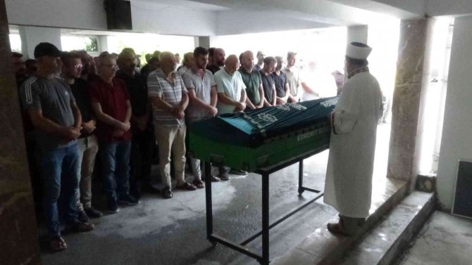 Deniz Kazasında Boğulan Sinan Yeniçeri, Son Yolculuğuna Uğurlandı