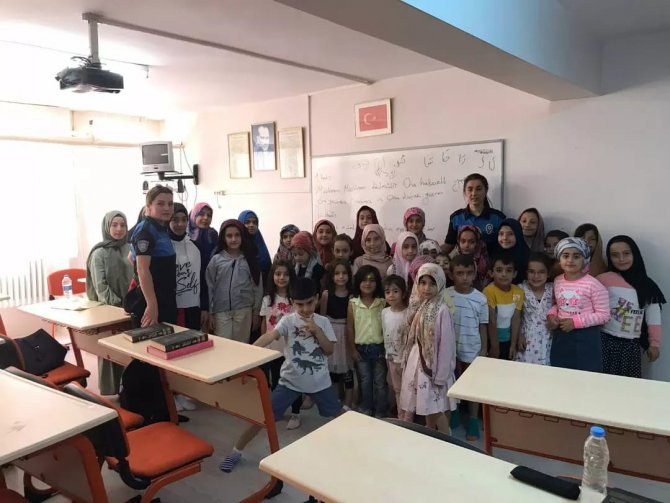 Kur’an Kursu Öğrencilerine Suçtan Korunma Yöntemleri Anlatıldı