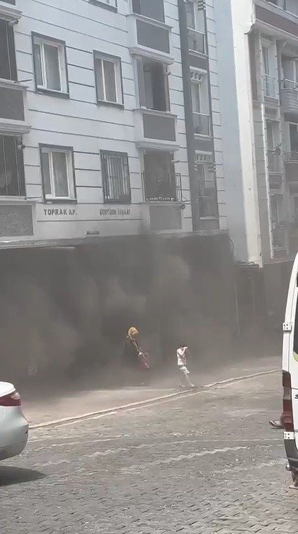 Esenyurt’ta Korkutan Yangın