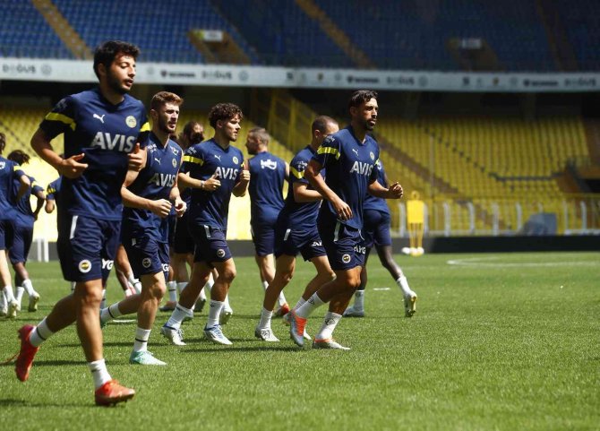 Fenerbahçe, Dinamo Kiev Maçına Statta Çalıştı