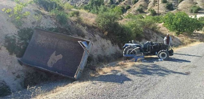 Devrilen Traktörün Sürücüsü Hayatını Kaybetti