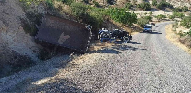 Devrilen Traktörün Sürücüsü Hayatını Kaybetti