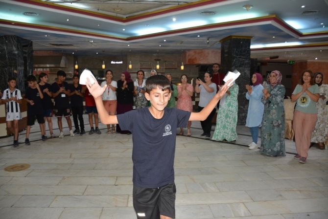 Batman’dan 44 Öğrenci İ̇zmir’e Gönderildi