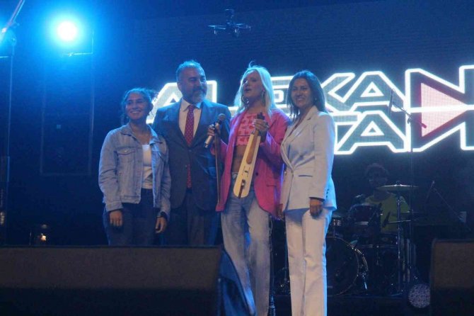 Görele 13.uluslararası Kemeçe Ve Horon Festivali Sona Erdi