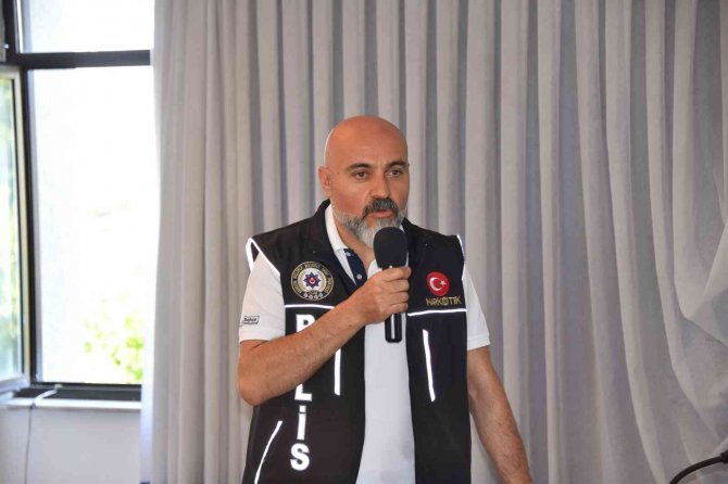 Salihli Belediyesi’nde ’En İ̇yi Narkotik Polis: Anne’ Eğitimi Verildi