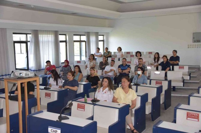 Salihli Belediyesi’nde ’En İ̇yi Narkotik Polis: Anne’ Eğitimi Verildi