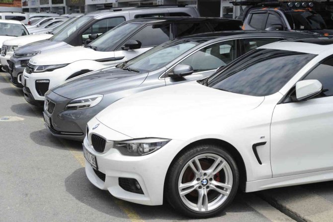 İ̇kinci El Otomobilde Bayram Hareketliliği Yerini Sessizliğe Bıraktı